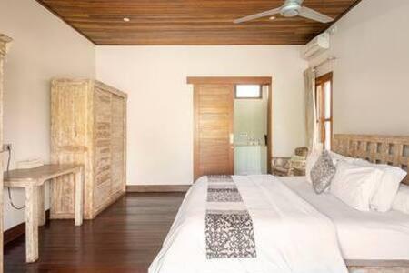 Villa Agung Lembongan Buitenkant foto
