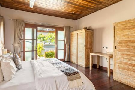 Villa Agung Lembongan Buitenkant foto